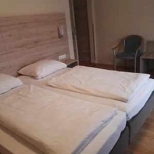 Hotel Momm Brunnthal